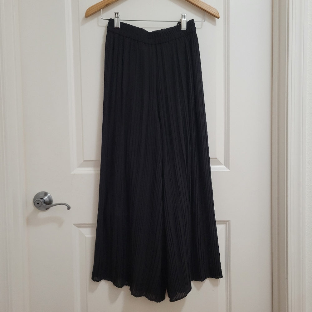 Uniqlo Black Pleated Pants Women Size XS